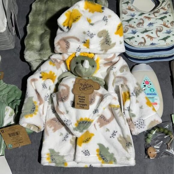 NEW 47PC Dinosaur Themed Baby Gift Basket - Picture 9 of 16